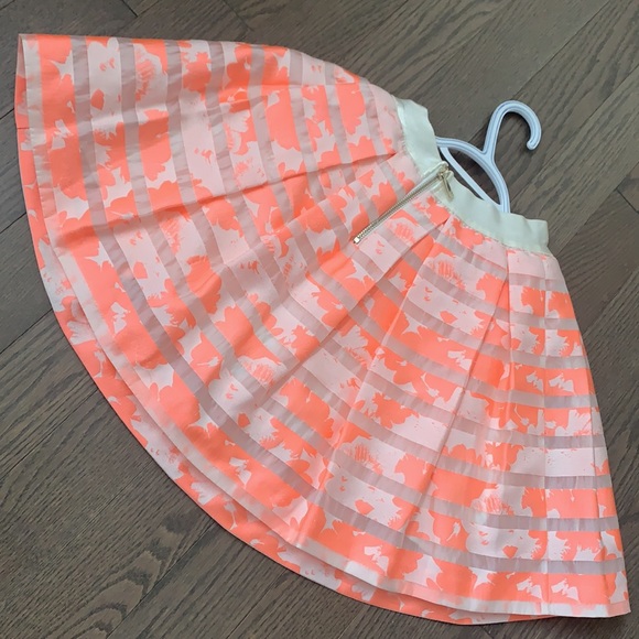 Mini skirt - Picture 2 of 2